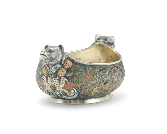 A JEWELED AND CLOISONNÉ ENAMEL SILVER TWO-HANDLED BOWL - photo 2