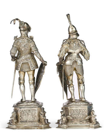 A PAIR OF GERMAN SILVER KNIGHTS - photo 4