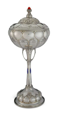 A GERMAN HARDSTONE-MOUNTED SILVER CUP AND COVER - photo 1
