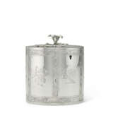 A GEORGE III SILVER TEA CADDY - фото 3