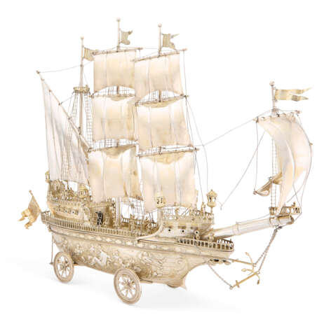 A GERMAN PARCEL-GILT SILVER LARGE NEF - photo 1