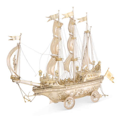 A GERMAN PARCEL-GILT SILVER LARGE NEF - photo 2