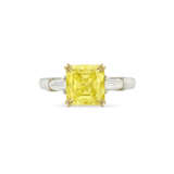 COLORED DIAMOND AND DIAMOND RING - photo 4