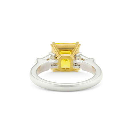COLORED DIAMOND AND DIAMOND RING - photo 5
