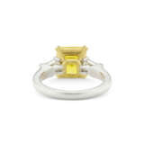 COLORED DIAMOND AND DIAMOND RING - photo 5