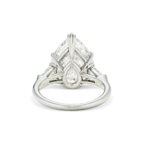HARRY WINSTON DIAMOND RING - photo 5