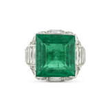 EMERALD AND DIAMOND RING - photo 4