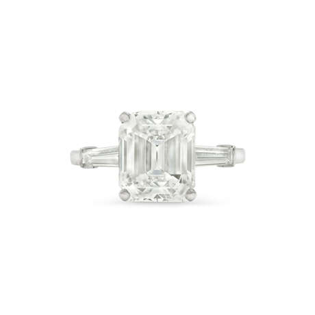 VAN CLEEF & ARPELS DIAMOND RING AND DAVID WEBB GOLD RING JACKET - photo 6