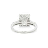 VAN CLEEF & ARPELS DIAMOND RING AND DAVID WEBB GOLD RING JACKET - photo 7
