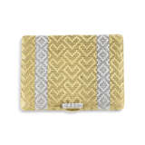 VAN CLEEF & ARPELS GOLD AND DIAMOND EVENING BAG AND COMPACT - Foto 6