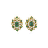 VAN CLEEF & ARPELS EMERALD AND DIAMOND EARRINGS - Foto 1