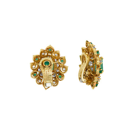 VAN CLEEF & ARPELS EMERALD AND DIAMOND EARRINGS - Foto 4