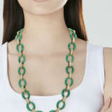 VAN CLEEF & ARPELS CHRYSOPRASE AND DIAMOND NECKLACE - photo 2