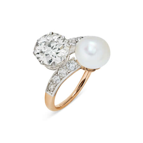 ANTIQUE DIAMOND AND NATURAL PEARL RING - фото 1