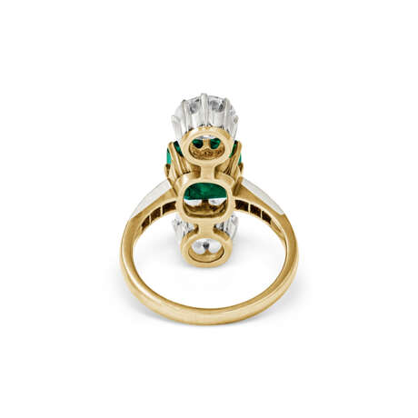 ANTIQUE EMERALD AND DIAMOND RING - photo 5