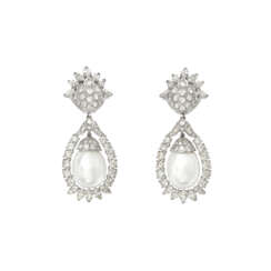VAN CLEEF & ARPELS DIAMOND AND CULTURED PEARL PENDANT EARRINGS
