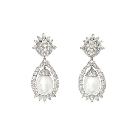 VAN CLEEF & ARPELS DIAMOND AND CULTURED PEARL PENDANT EARRINGS - photo 1