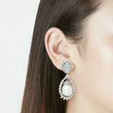 VAN CLEEF & ARPELS DIAMOND AND CULTURED PEARL PENDANT EARRINGS - photo 2
