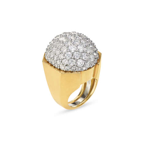 DAVID WEBB DIAMOND AND GOLD RING - photo 1
