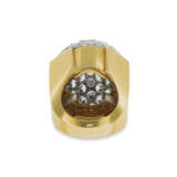 DAVID WEBB DIAMOND AND GOLD RING - photo 4