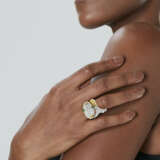 DAVID WEBB EMERALD AND DIAMOND FISH RING - фото 2