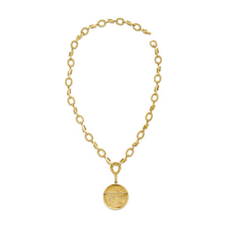 DAVID WEBB GOLD ‘ZODIAC’ PENDANT NECKLACE - photo 4