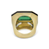 DAVID WEBB EMERALD, ENAMEL AND GOLD RING - photo 5