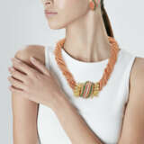 DAVID WEBB SET OF CORAL, EMERALD AND DIAMOND JEWELRY - Foto 2
