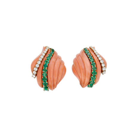 DAVID WEBB SET OF CORAL, EMERALD AND DIAMOND JEWELRY - Foto 5