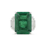 EMERALD AND DIAMOND RING - фото 8
