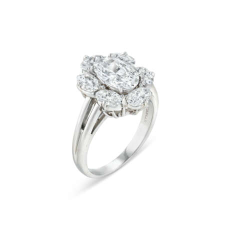 OSCAR HEYMAN & BROTHERS DIAMOND RING - photo 1