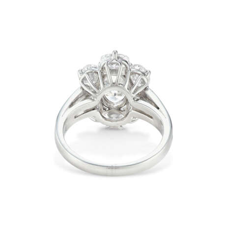OSCAR HEYMAN & BROTHERS DIAMOND RING - photo 5