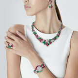 SUITE OF RUBY, EMERALD AND DIAMOND JEWELRY - photo 2