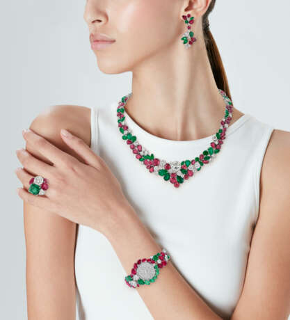 SUITE OF RUBY, EMERALD AND DIAMOND JEWELRY - photo 2