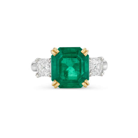 EMERALD AND DIAMOND RING - photo 6
