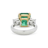 EMERALD AND DIAMOND RING - photo 7