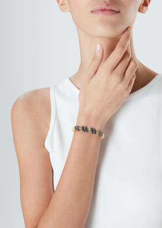 VAN CLEEF & ARPELS SAPPHIRE AND DIAMOND BRACELET - photo 2
