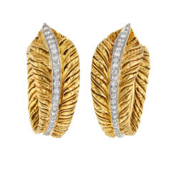 VERDURA DIAMOND AND GOLD 'FEATHER HOOP' EARRINGS