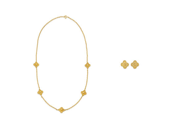 VAN CLEEF & ARPELS SET OF GOLD 'ALHAMBRA' JEWELRY - photo 1