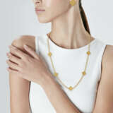 VAN CLEEF & ARPELS SET OF GOLD 'ALHAMBRA' JEWELRY - photo 2