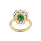EMERALD AND DIAMOND RING - Foto 5