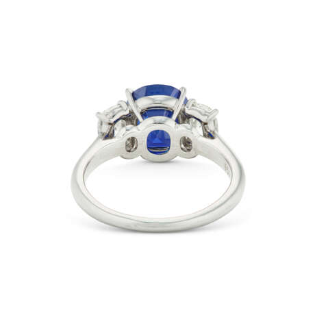 SAPPHIRE AND DIAMOND RING - Foto 8