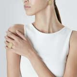 VERDURA SET OF ROCK CRYSTAL AND GOLD 'CAGED' JEWELRY - photo 2