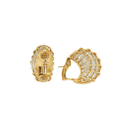 VERDURA SET OF ROCK CRYSTAL AND GOLD 'CAGED' JEWELRY - photo 7