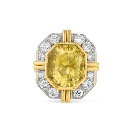 TIFFANY & CO. COLORED SAPPHIRE AND DIAMOND RING - photo 4