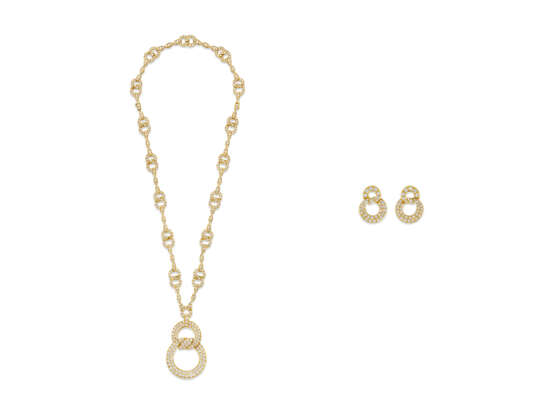 VAN CLEEF & ARPELS SET OF DIAMOND JEWELRY - photo 1
