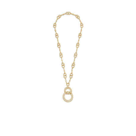 VAN CLEEF & ARPELS SET OF DIAMOND JEWELRY - photo 3
