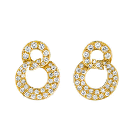 VAN CLEEF & ARPELS SET OF DIAMOND JEWELRY - photo 5