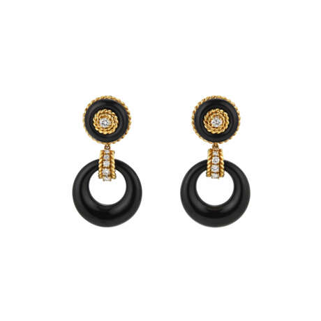 VAN CLEEF & ARPELS ONYX AND DIAMOND EARRINGS - photo 1