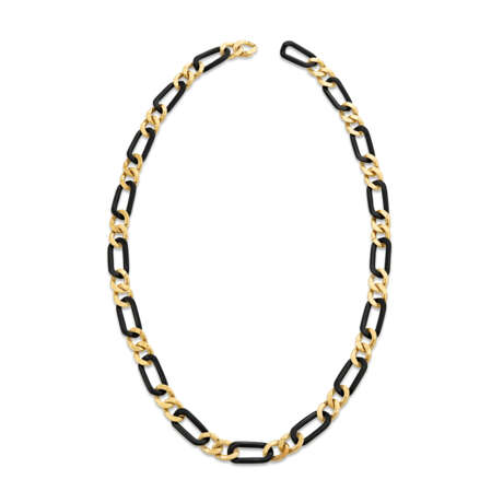 VAN CLEEF & ARPELS ONYX AND DIAMOND LONGCHAIN NECKLACE - photo 3